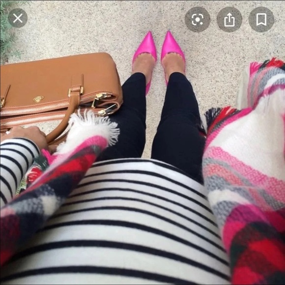 Express plaid scarf women’s pink red black cream - Picture 5 of 12